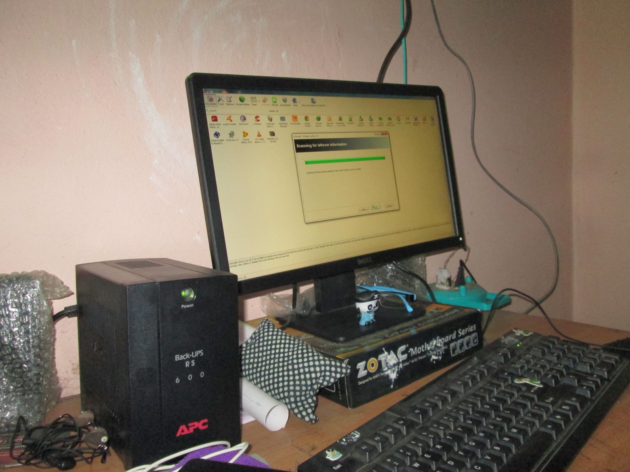 A motherboard box as a monitor stand